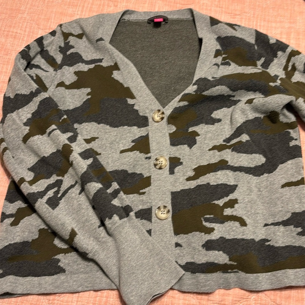 Camo sweater !